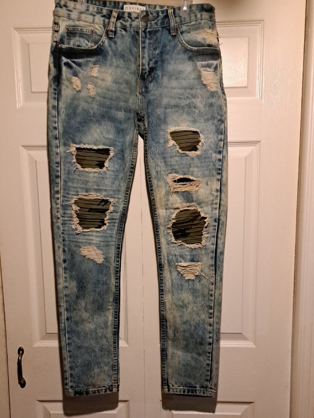 Men's Distressed Light Blue Ripped Jeans